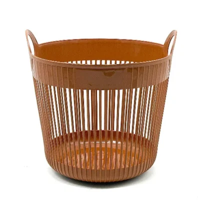 ตะกร้าผ้า พลาสติกทรงสูงมีที่จับ สีน้ำตาล ขนาด 41.3 x 52.3 x 72 cm